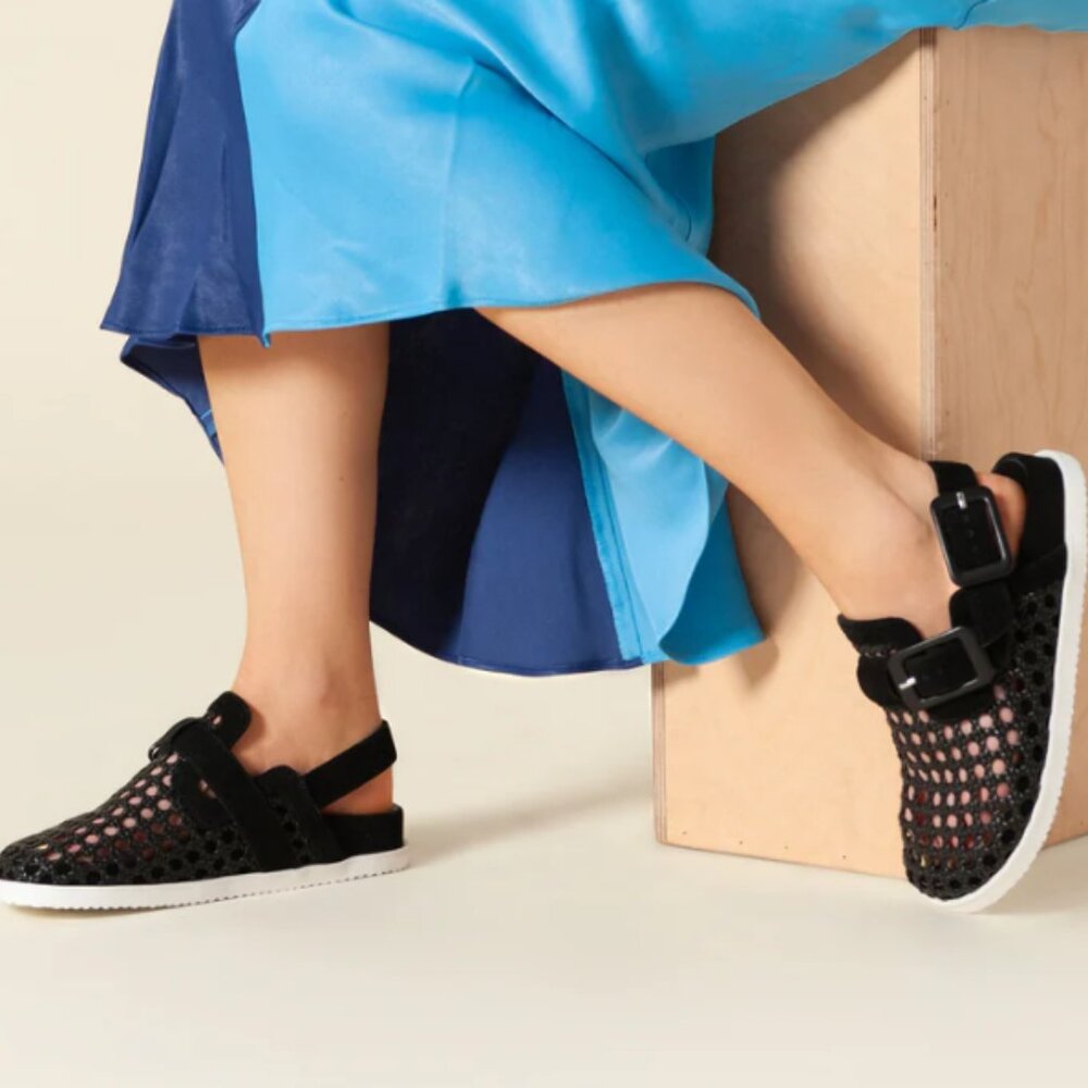 NWT - Charlotte Stone Porter in Black Woven Slides - Size 7